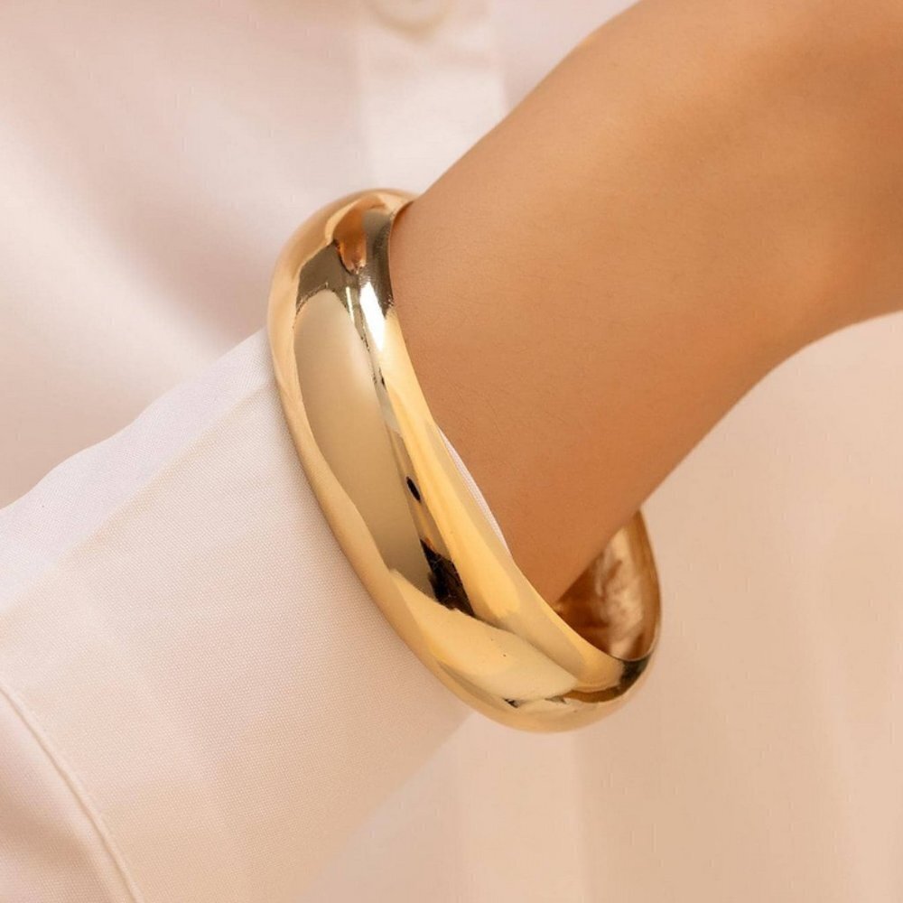 gold tone bangle minimelist chic